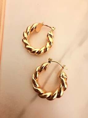New Gold Tone Twisted Rope Hoop Earrings Lightweight